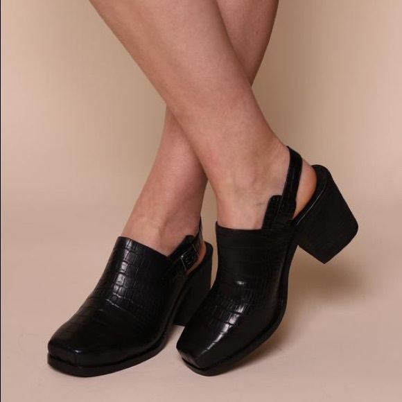 Intentionally Blank Shoes - Intentionally Blank Honcho Black Lizard Mule S 9